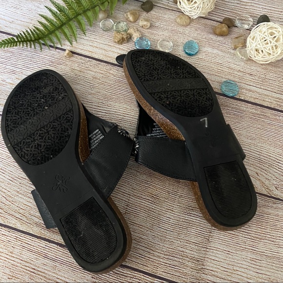 Simply Vera Wang Sandals Embellished Thongs - Picture 5 of 6